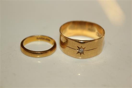 18ct gold diamond chip band and, 22ct band